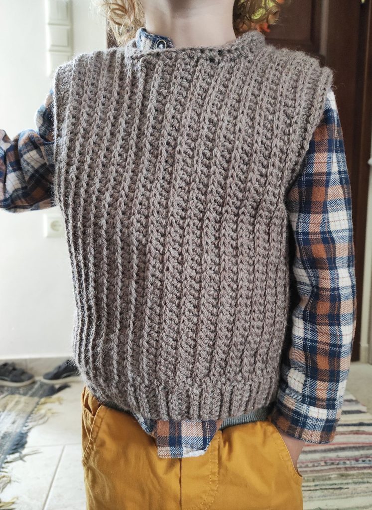 Free crochet sleeveless sweater vest