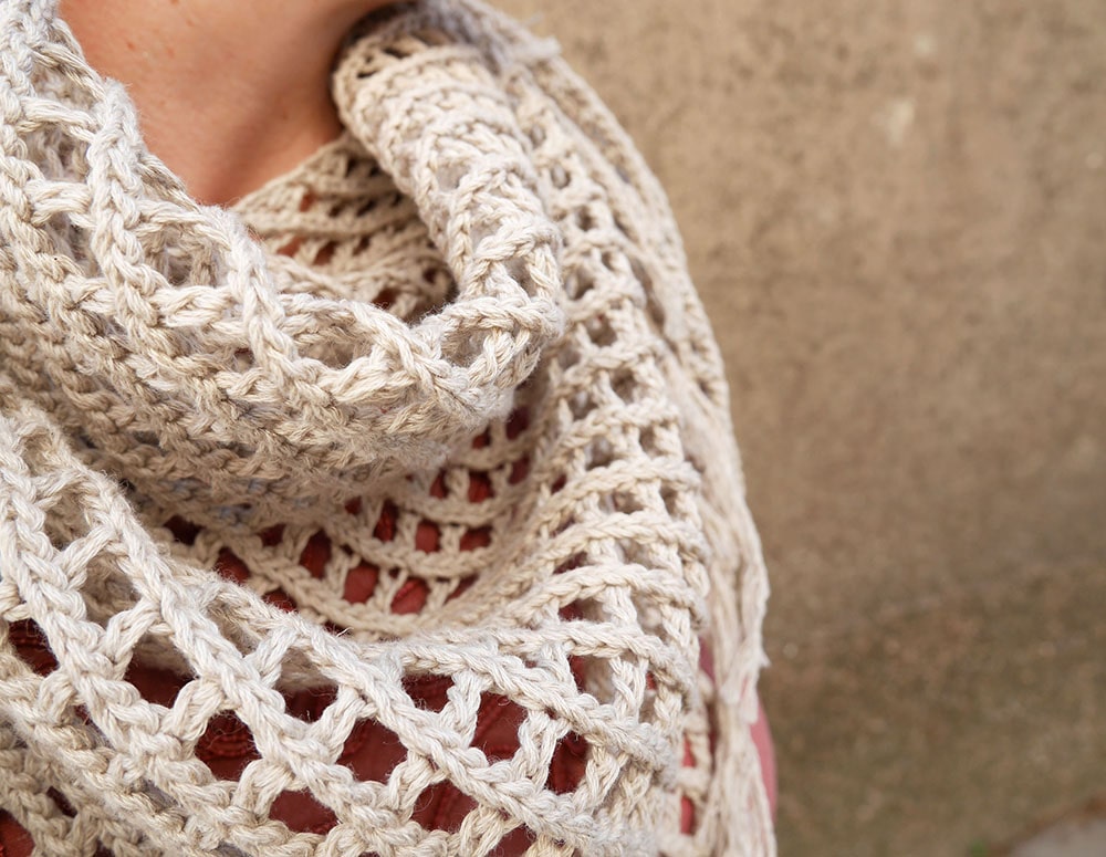 crochet lacy summer shawl